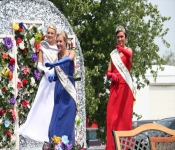 SaraParade 010